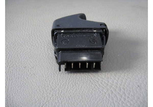 Кнопка регулювання склопідіймачем Renault Clio II, 8200467795